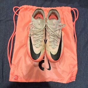 Nike vapor 15 soccer shoes pink and white